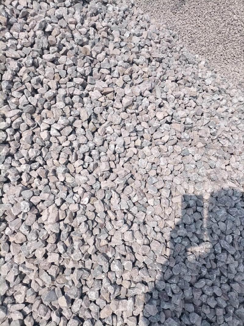 華胤租賃助力內(nèi)蒙高速建設(shè) 移動(dòng)破碎站高效推進(jìn)碎石加工篩分項(xiàng)目運(yùn)營(yíng)